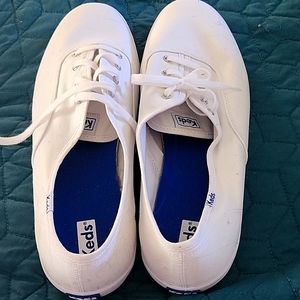 Keds, white canvas sneaker